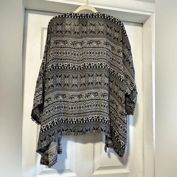 American Eagle Outfitters Black White Bohemian/ Open Front Cardigan - Picture 6 of 8